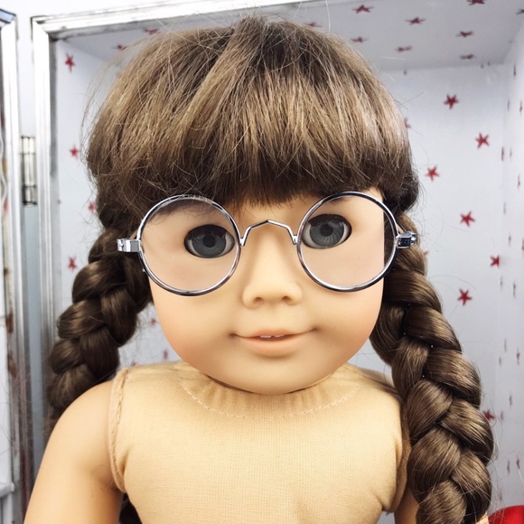 American Girl Pleasant Company Molly McIntire Doll - Picture 8 of 13